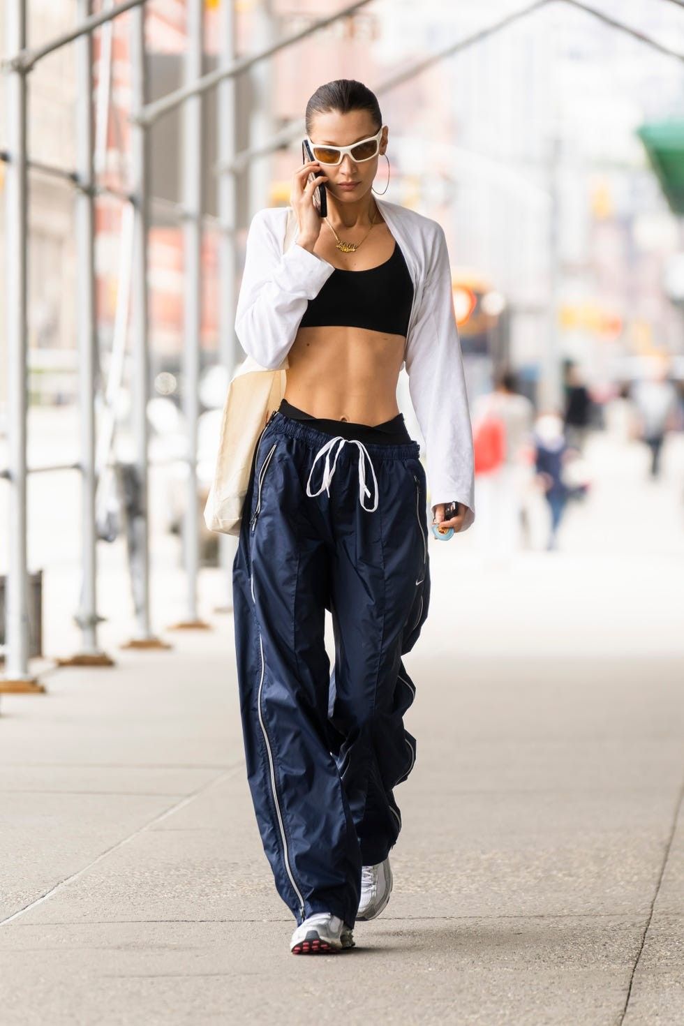 Bella Hadid Inspired K-Fashion Look #15