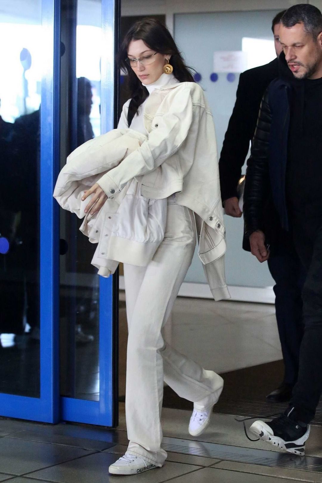 Bella Hadid Inspired K-Fashion Look #36