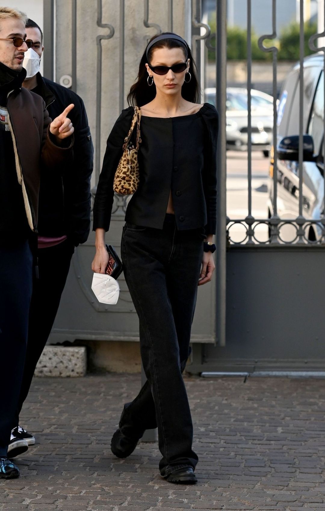 Bella Hadid Inspired K-Fashion Look #43
