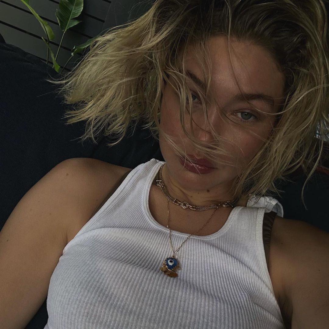 Gigi Hadid Inspired K-Fashion Look #22