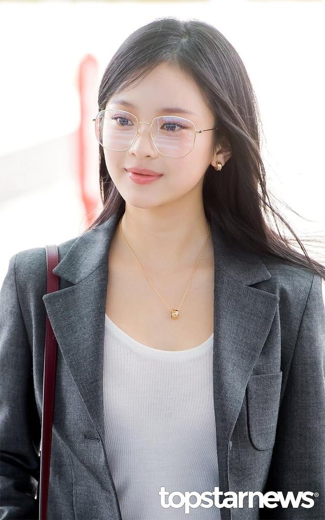 Hanni Inspired K-Fashion Look #11