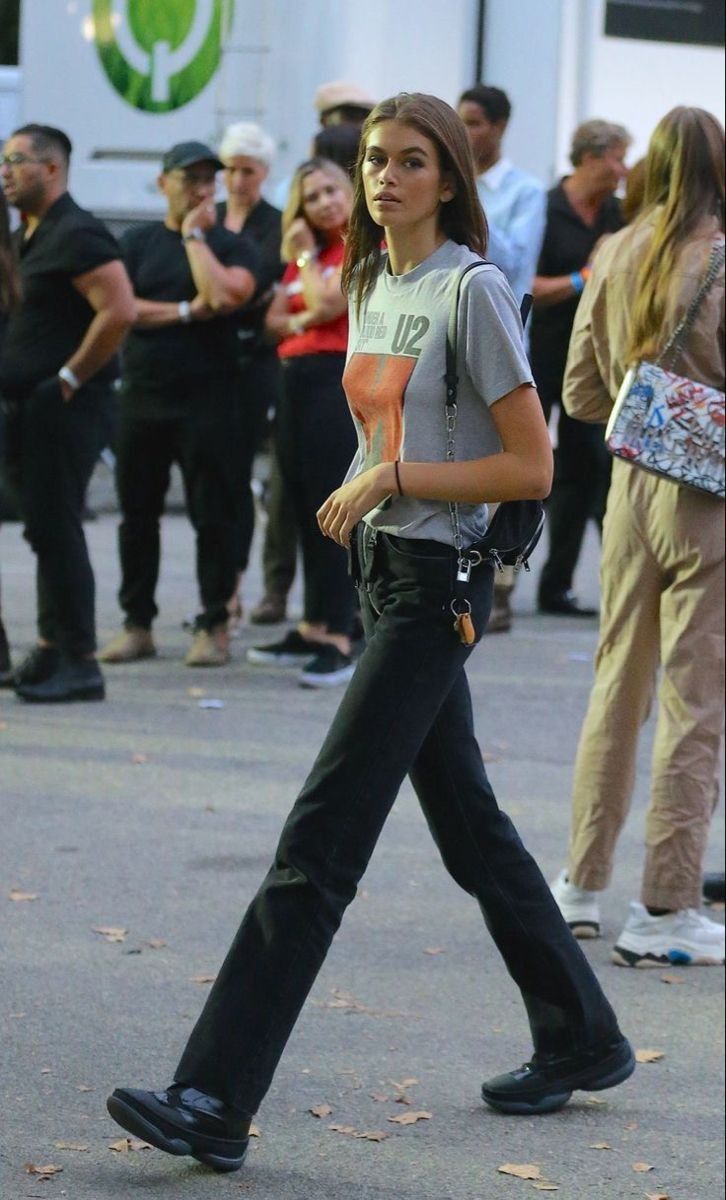 Kaia Gerber Inspired K-Fashion Look #11