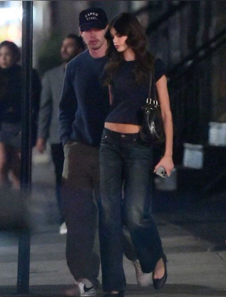 Kaia Gerber Inspired K-Fashion Look #29
