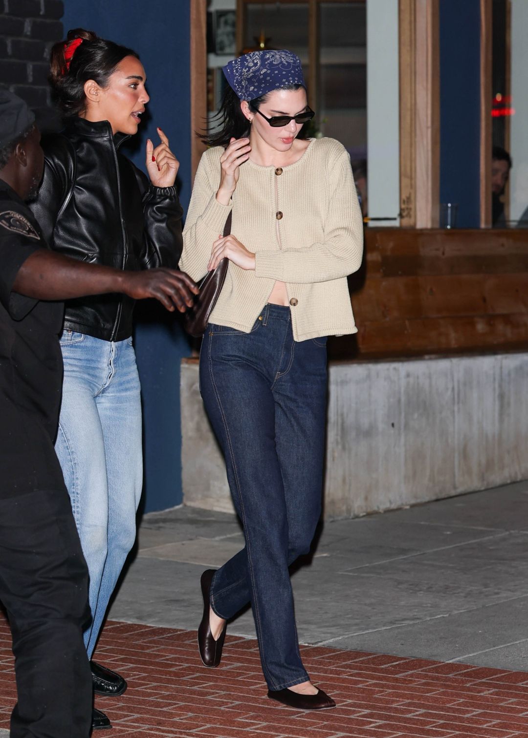 Kendall Jenner Inspired K-Fashion Look #16