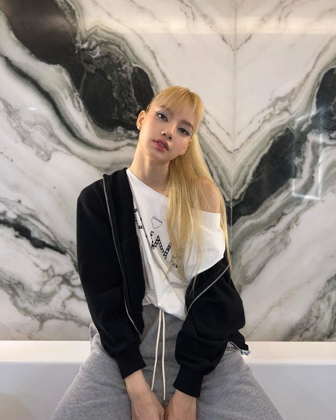 Lisa Inspired K-Fashion Look #60