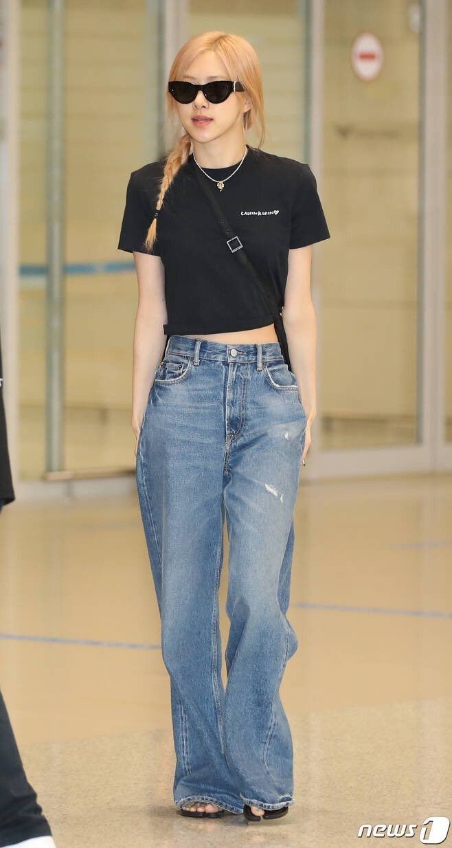 Rose Inspired K-Fashion Look #14