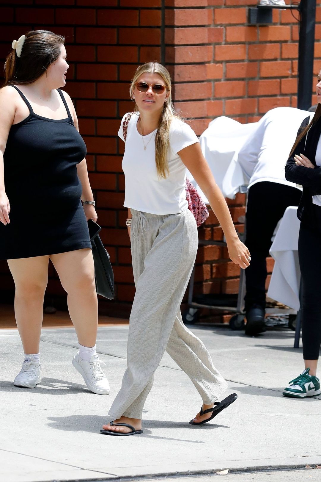 Sofia Richie Inspired K-Fashion Look #24