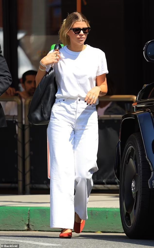 Sofia Richie Inspired K-Fashion Look #6