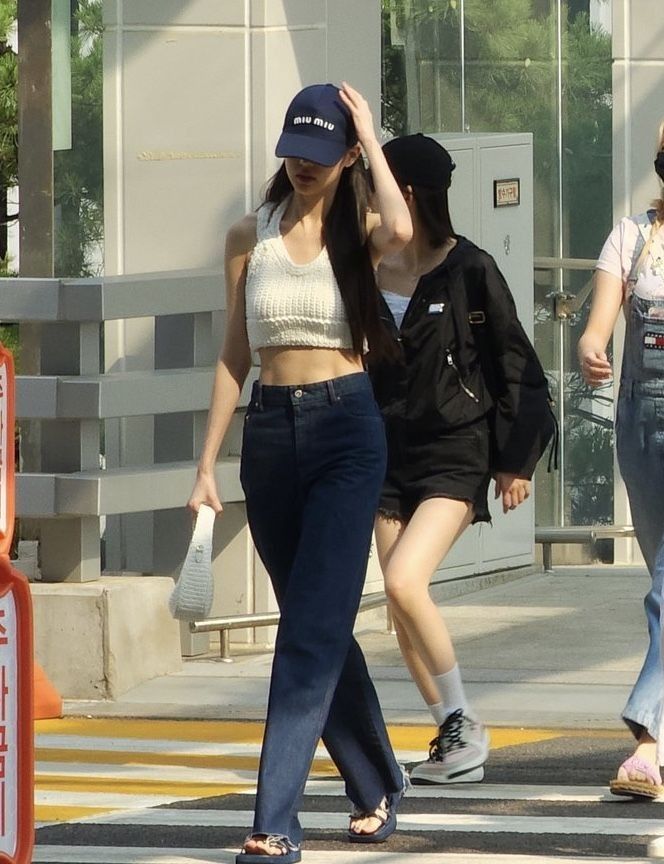 Wonyoung Inspired K-Fashion Look #4